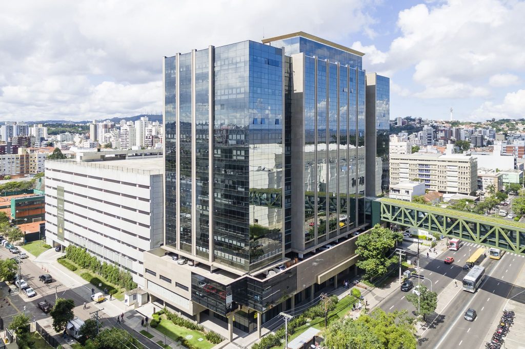 Prédio Walk Offices ao lado do Shopping Praia de Belas, em Porto Alegre